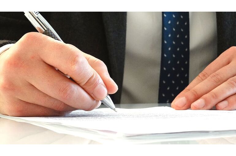 legal-attorney-jurist-signature