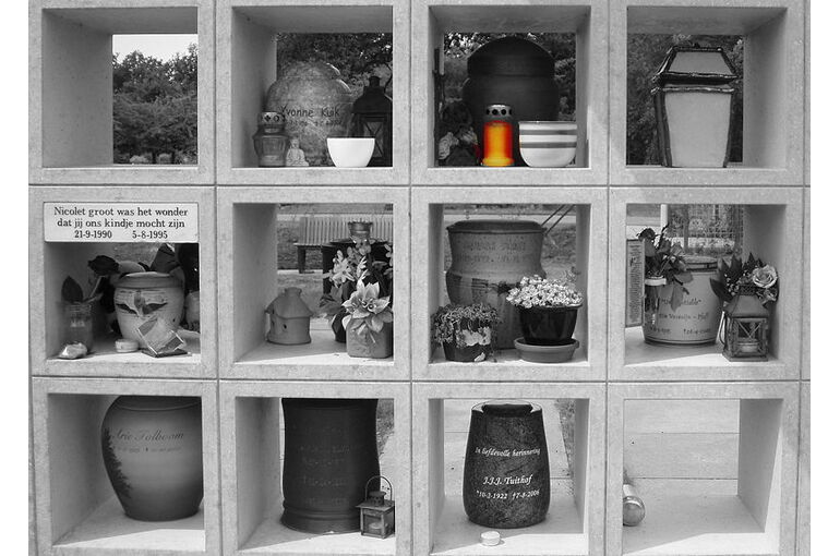 800px-Woerden_Begraafplaats_Rijnhof_1
